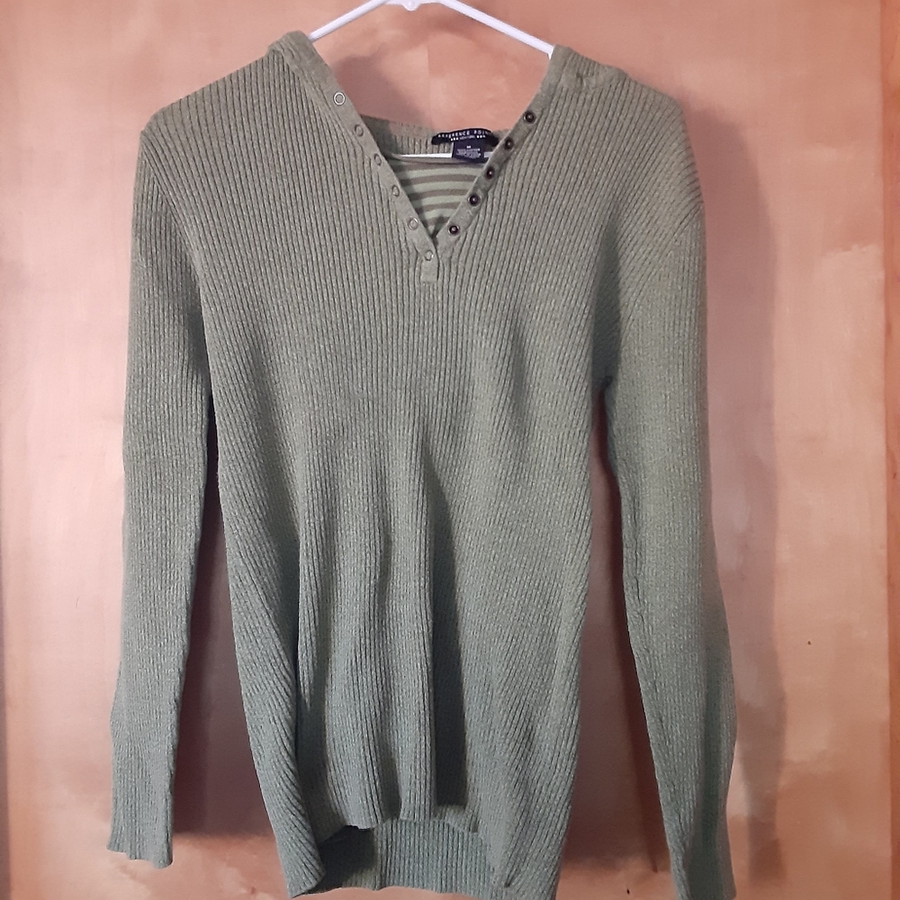 Hooded sweater